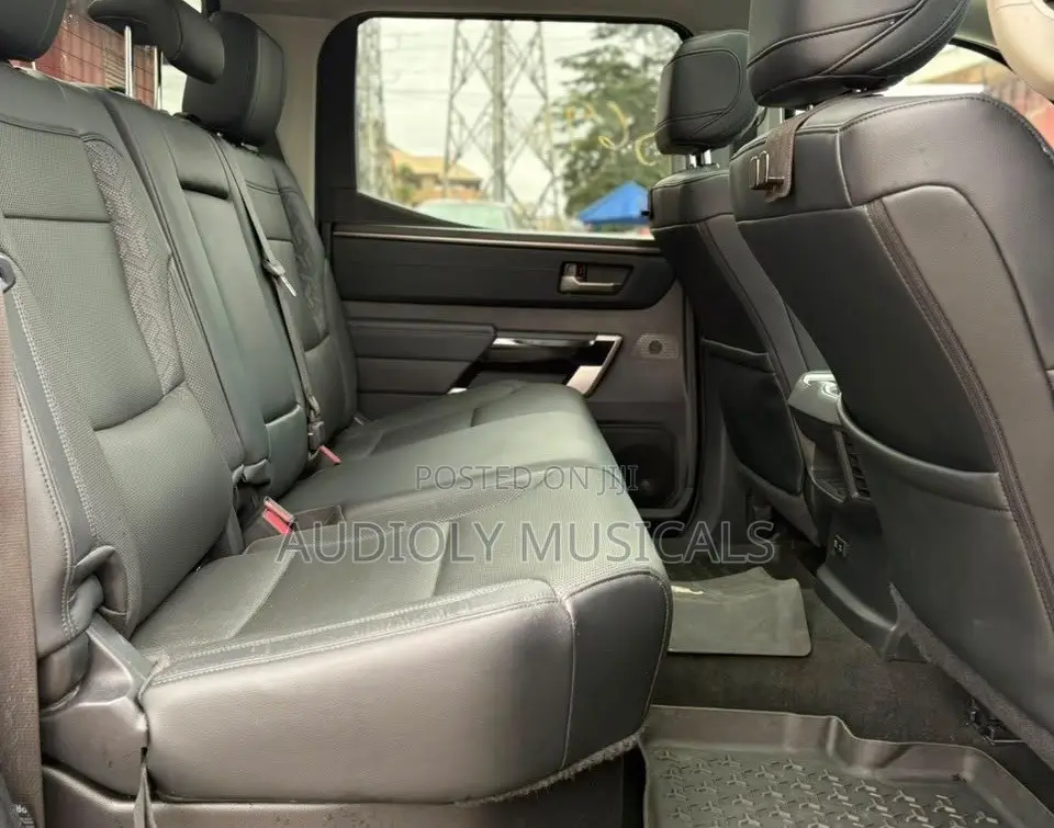 Toyota Tundra Limited 2022 Blue