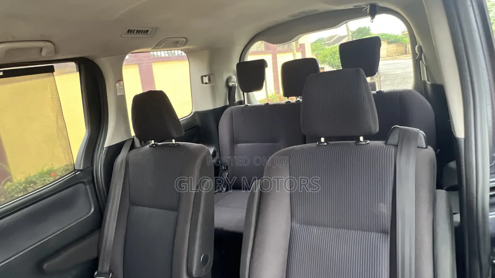Toyota Voxy V 4WD 7-Seater 2016 Gray
