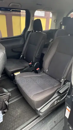 Toyota Voxy V 4WD 7-Seater 2016 Gray