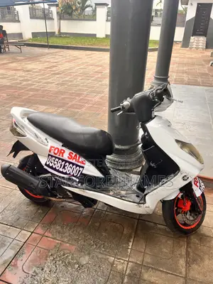 Yamaha Majesty 2025 White