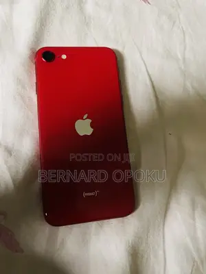 Apple iPhone SE (2022) 128 GB Red