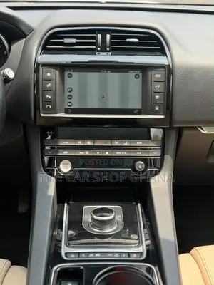 Jaguar F-Pace 35t Premium 2017 Silver