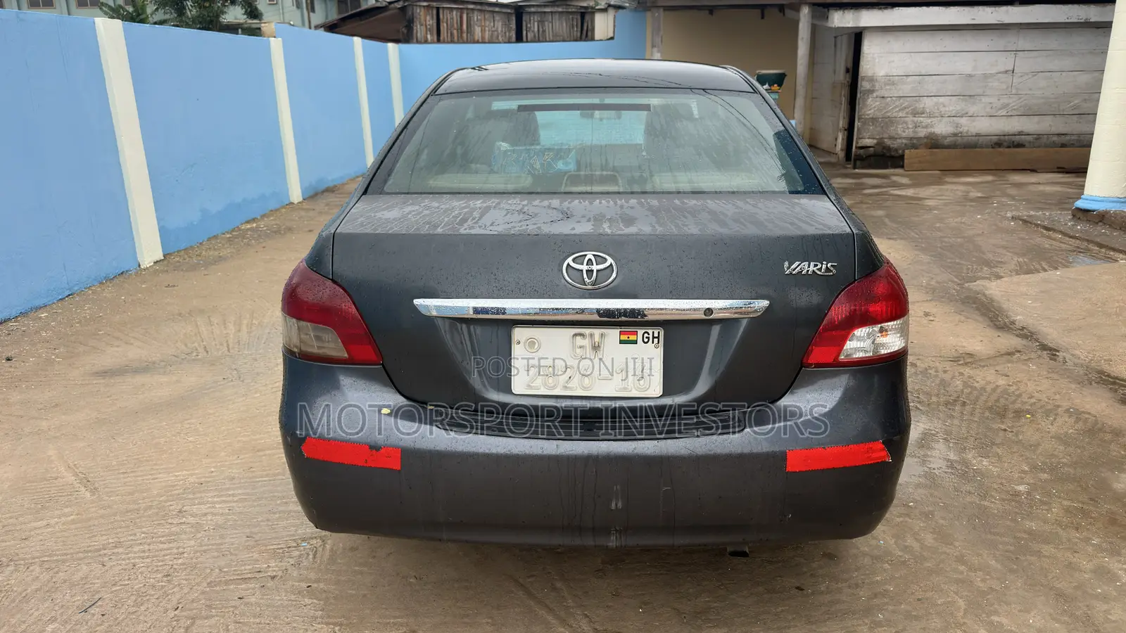 Toyota Yaris Base Sedan 4dr 2010 Gray