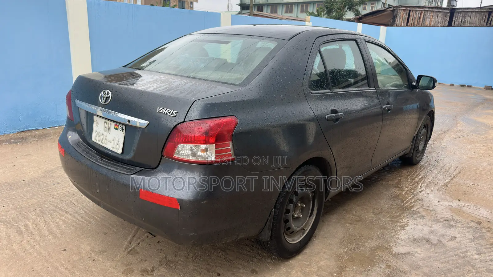 Toyota Yaris Base Sedan 4dr 2010 Gray