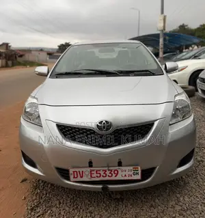 Toyota Belta 2012 Silver