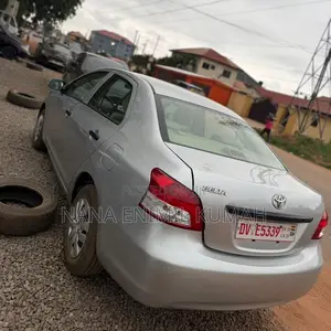 Toyota Belta 2012 Silver