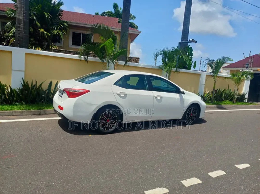 Toyota Corolla 2018 White