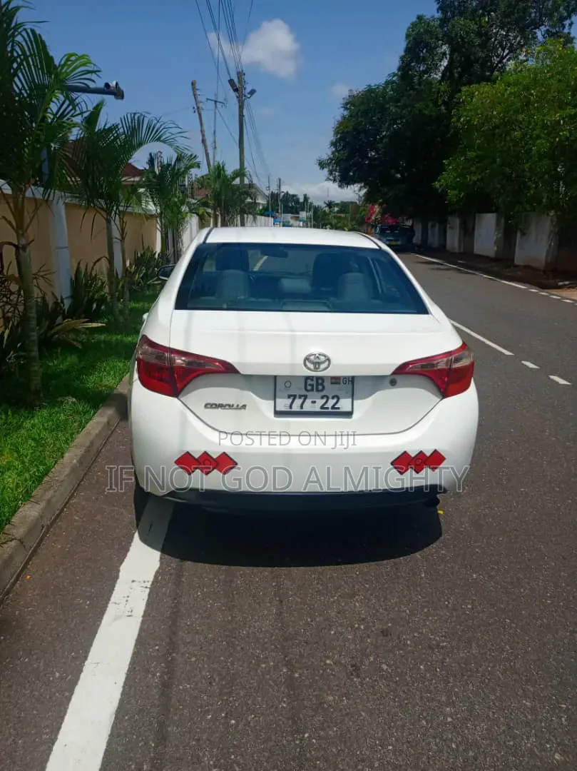 Toyota Corolla 2018 White