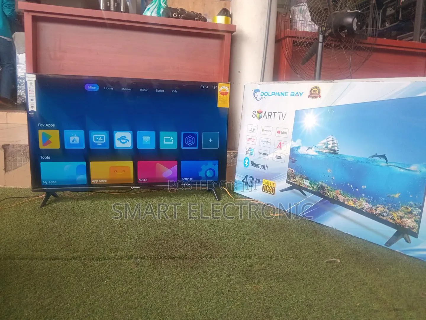 Dolphin Bay 43” Smart TV Full HD 1080p, Bluetooth Smart Entertainment