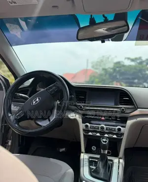 Hyundai Elantra 2021 Silver