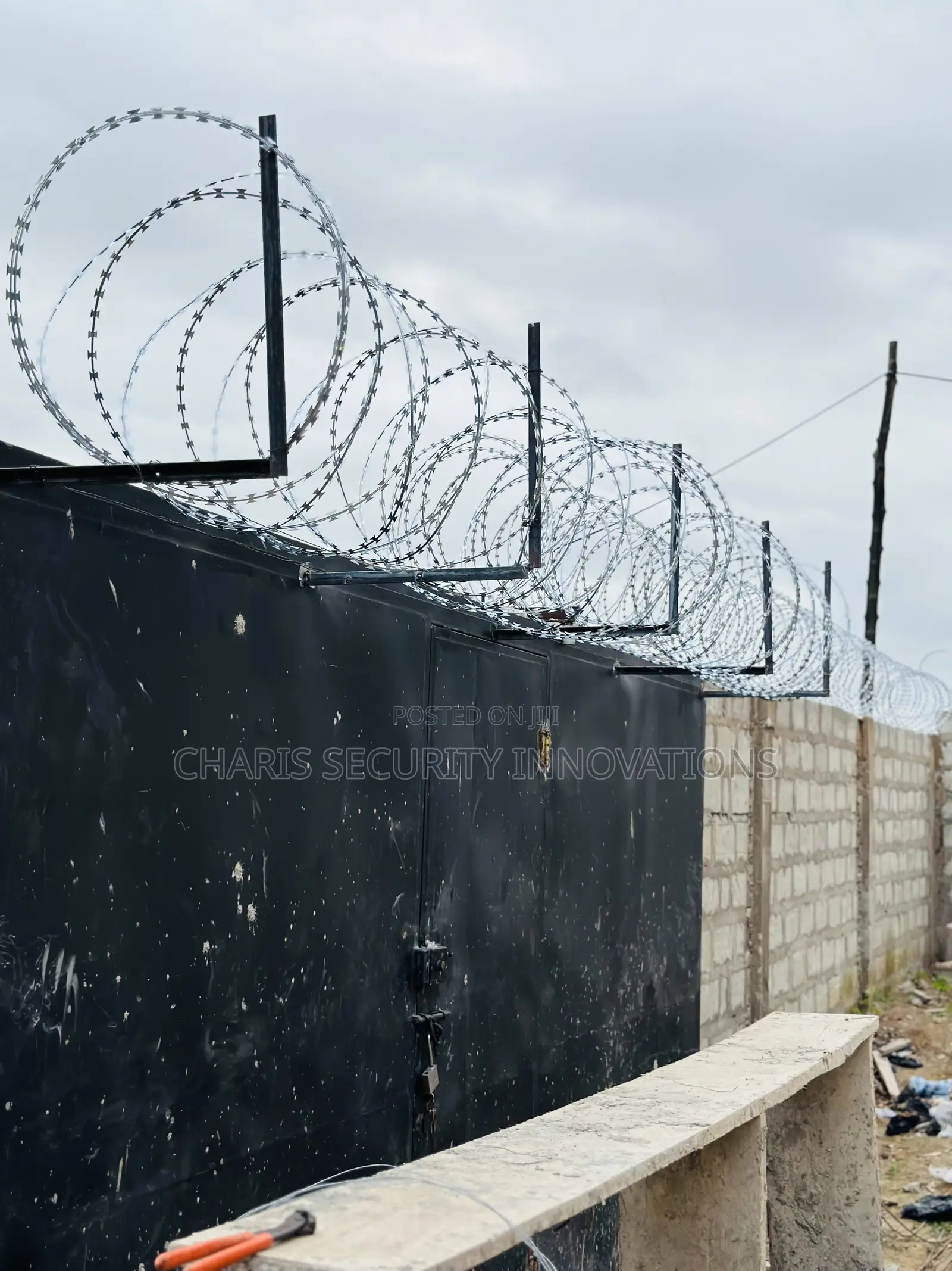 Professional Razor Wire Fence Installations With Warranty