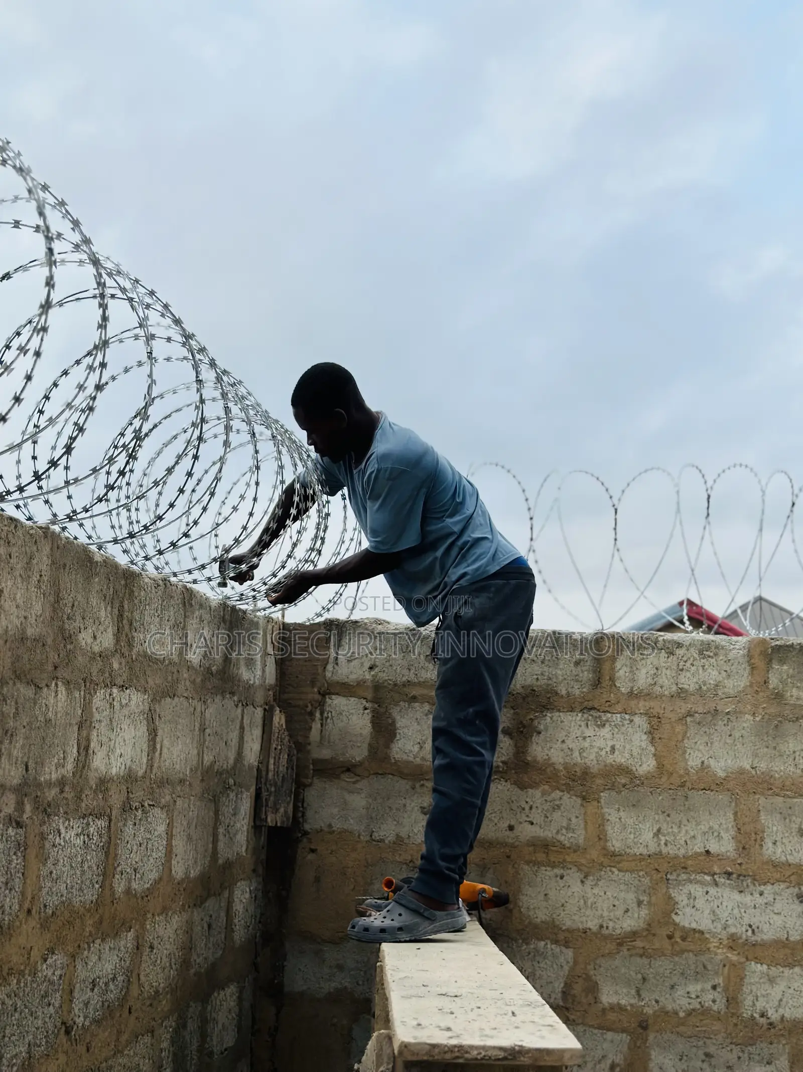 Professional Razor Wire Fence Installations With Warranty