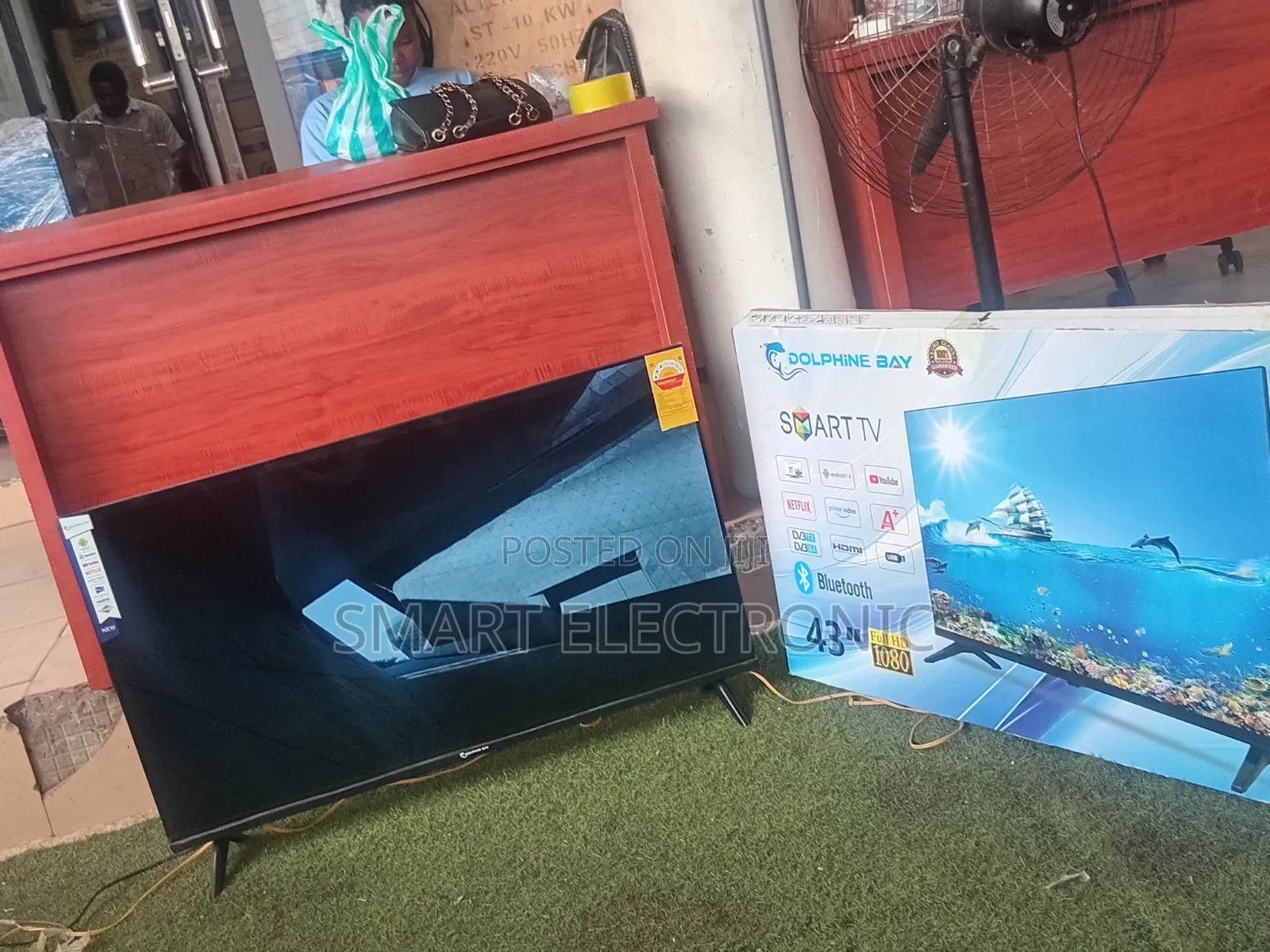 DolphinBay 43Inch Smart TV Full HD Display With Bluetooth Connectivity