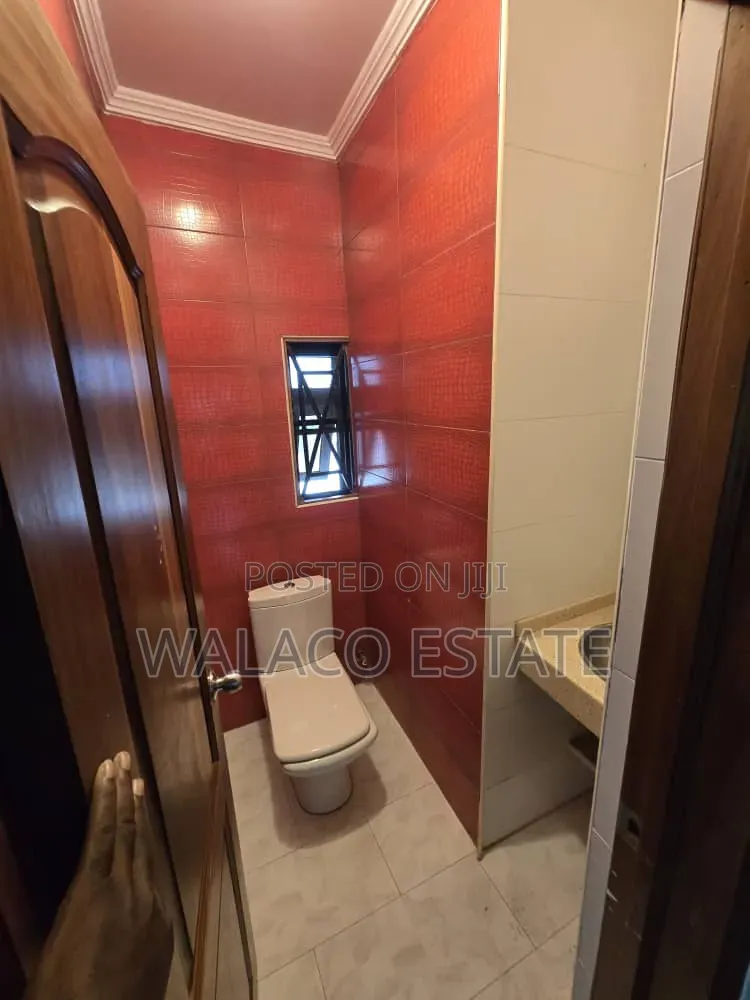 7bdrm House in Walaco Estate, North Kaneshie for rent