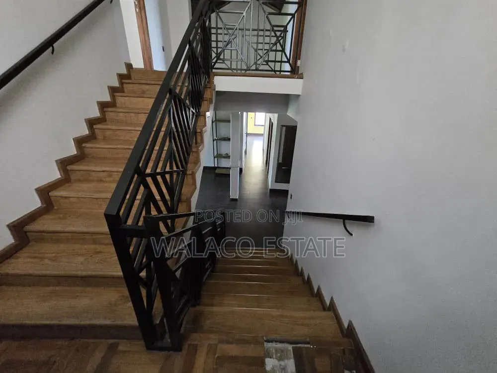 7bdrm House in Walaco Estate, North Kaneshie for rent