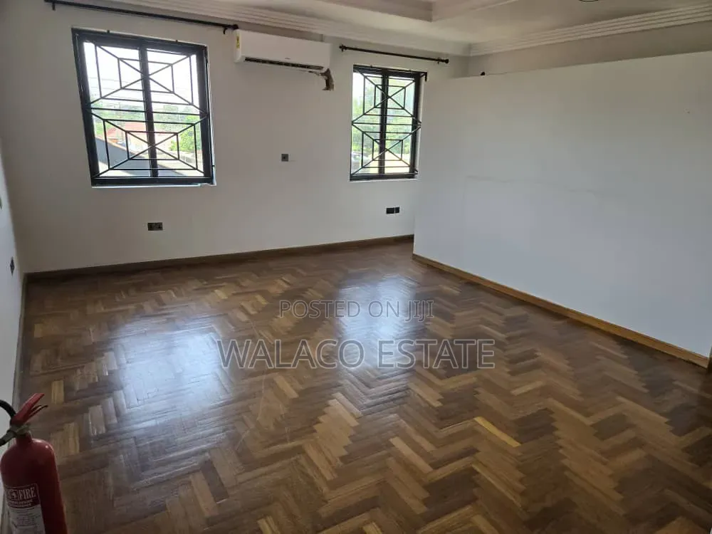 7bdrm House in Walaco Estate, North Kaneshie for rent