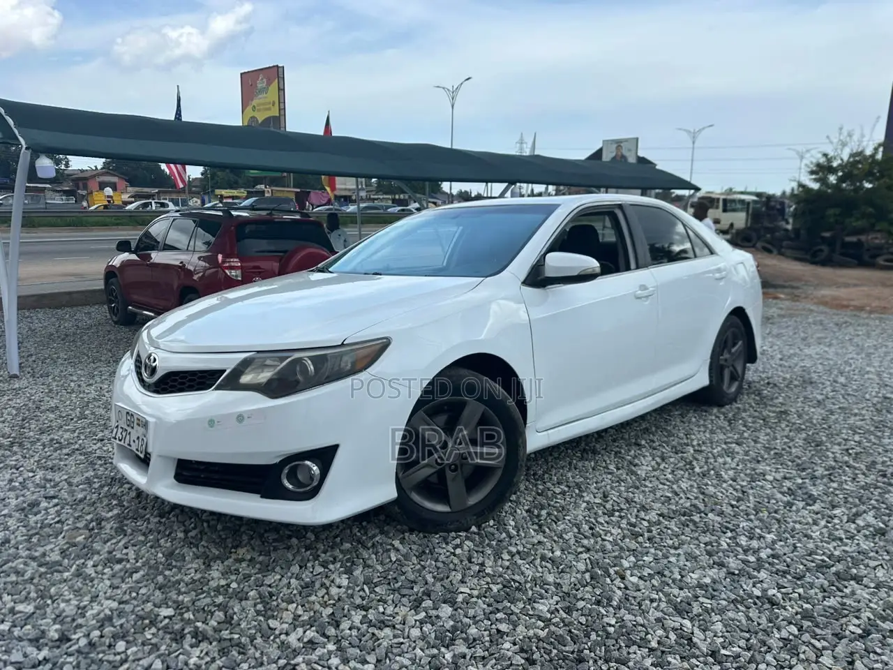 Toyota Camry SE 4dr Sedan (2.5L 4cyl 6A) 2013 White
