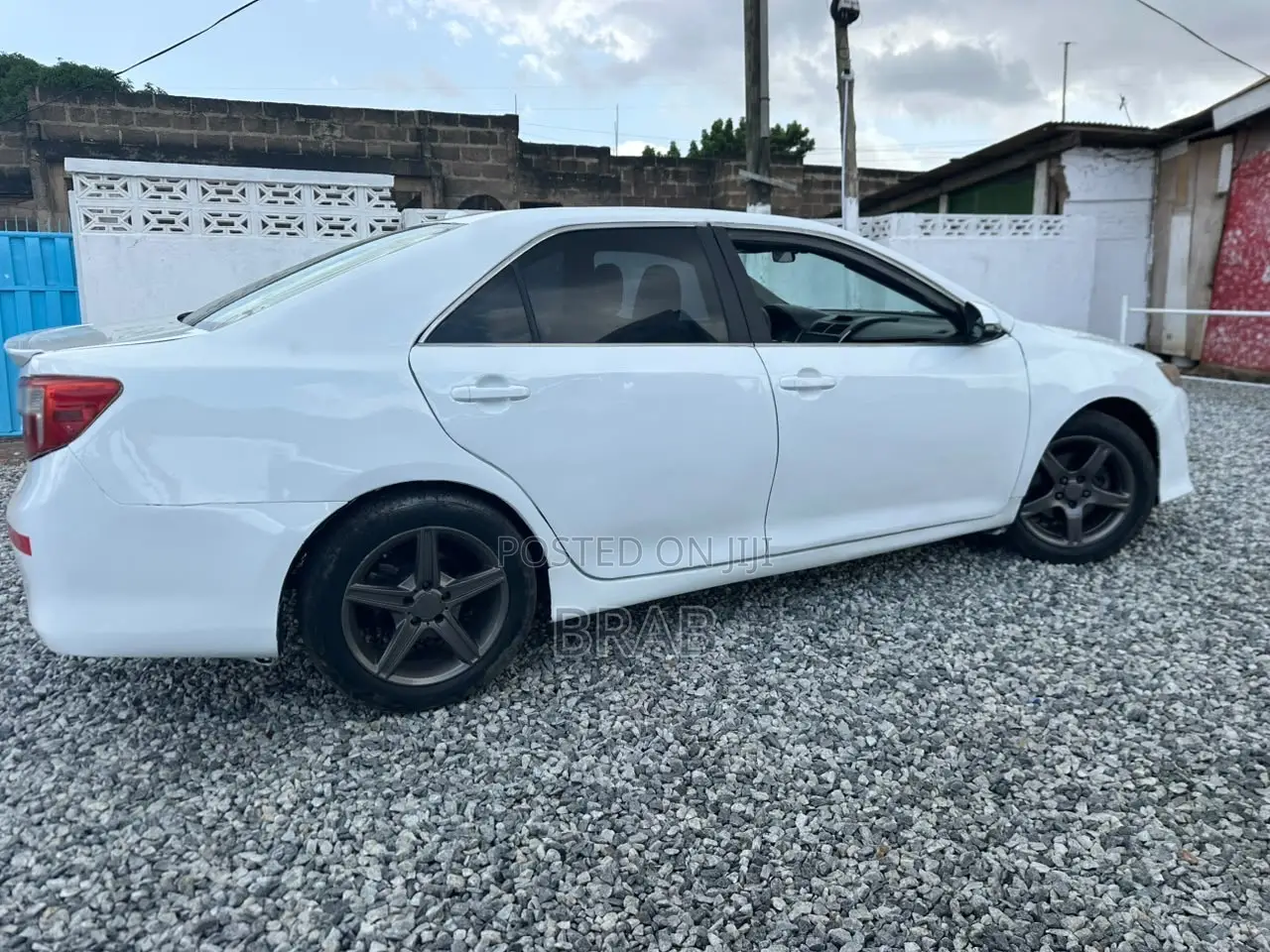 Toyota Camry SE 4dr Sedan (2.5L 4cyl 6A) 2013 White