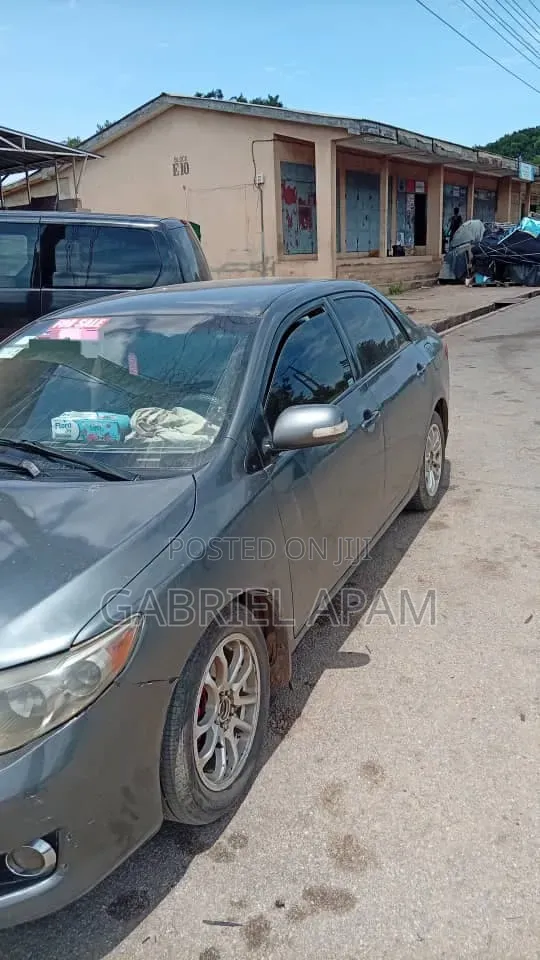 Toyota Corolla 2010 Gray