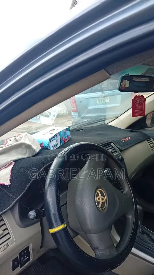 Toyota Corolla 2010 Gray