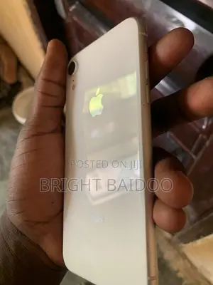 Apple iPhone XR 256 GB White