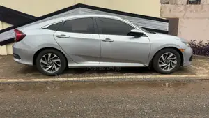 Honda Civic Touring Sedan 2018 Silver