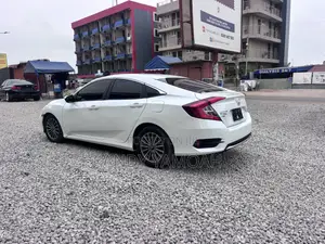 Honda Civic 2019 White