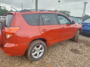 Toyota RAV4 2010 Red