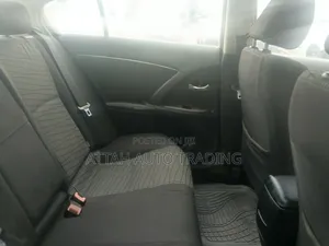Toyota Avensis 2011 Silver