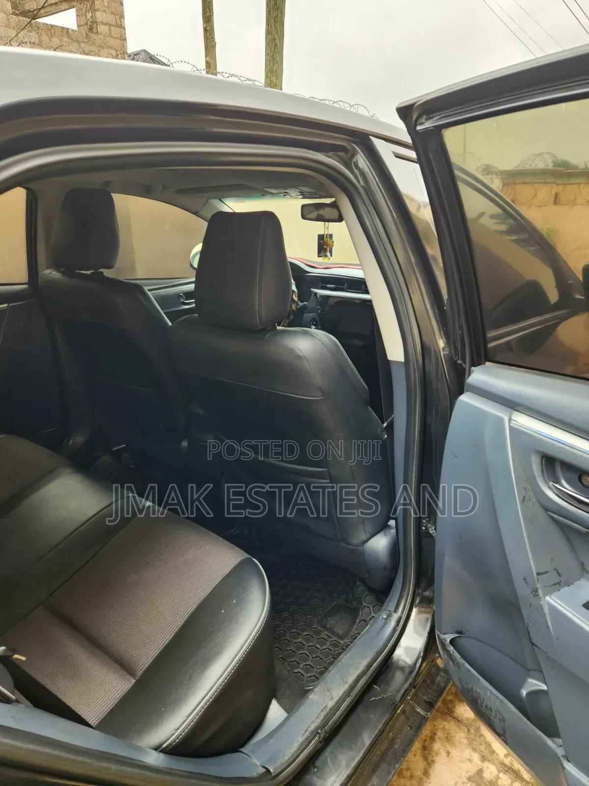 Toyota Corolla S w/Special Edition Pkg (1.8L 4cyl CVT) 2016 Black