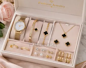 Stylish Black-and-Gold Womens Jewelry Set: