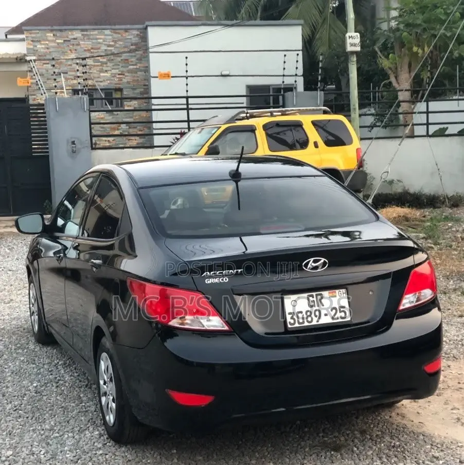 Hyundai Accent 2012 Black