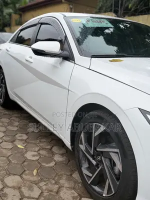 Hyundai Elantra Limited IVT 2025 White