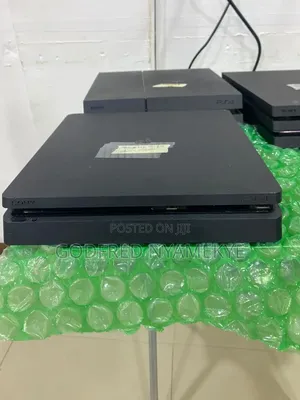 Playstation 4 Slim