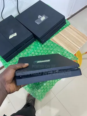 Playstation 4 Slim