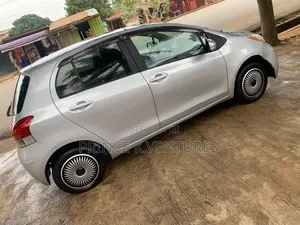 Toyota Vitz 1.3 AWD 3dr 2010 Silver