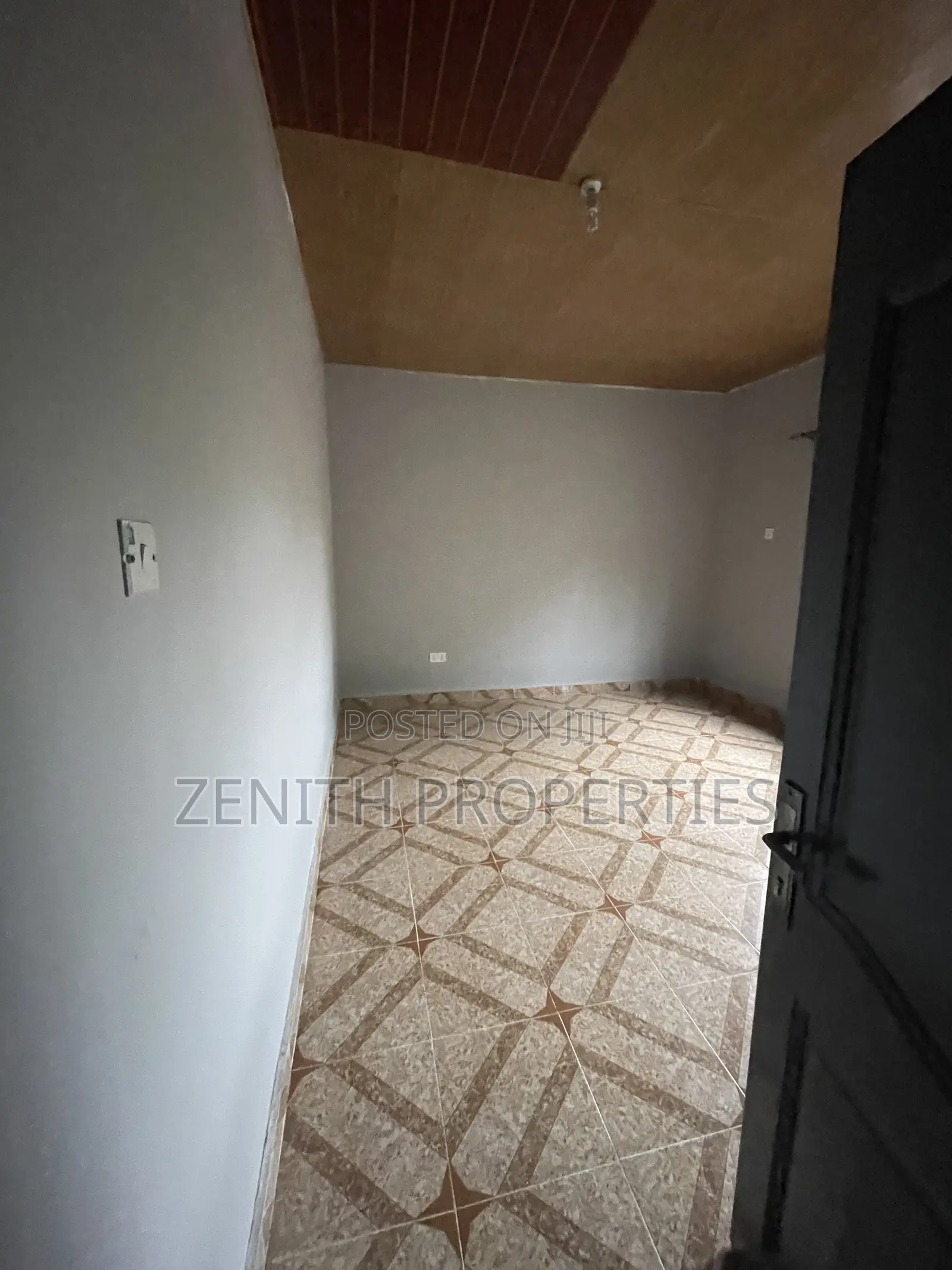 Mini Flat in Zenith Realty, Bortiano for rent