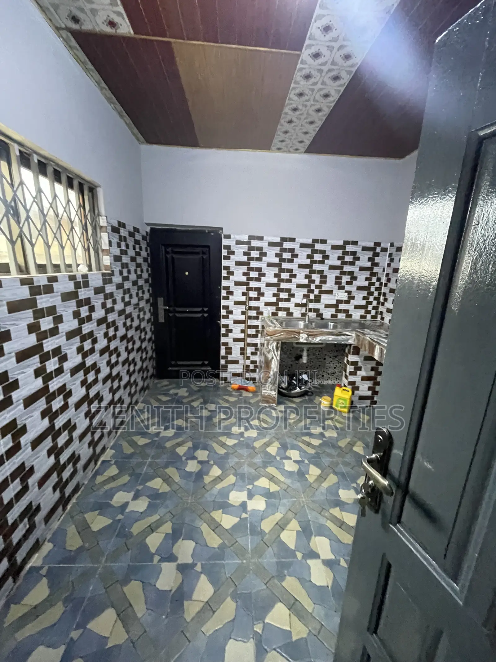 Mini Flat in Zenith Realty, Bortiano for rent