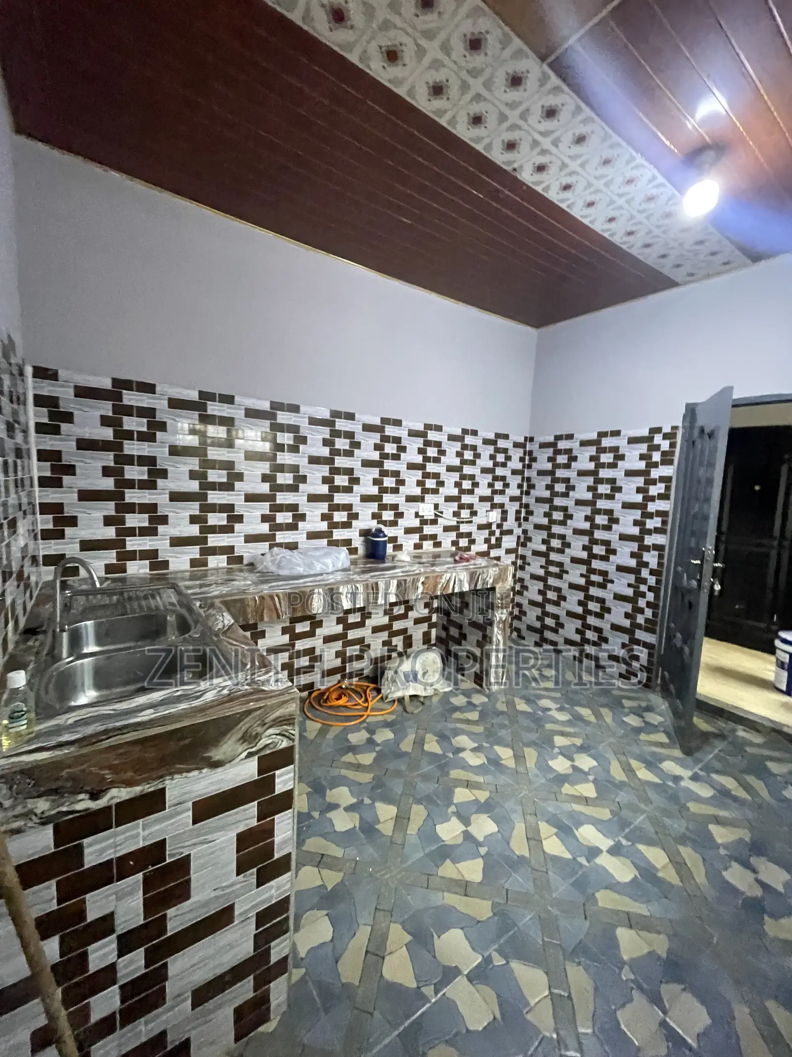 Mini Flat in Zenith Realty, Bortiano for rent