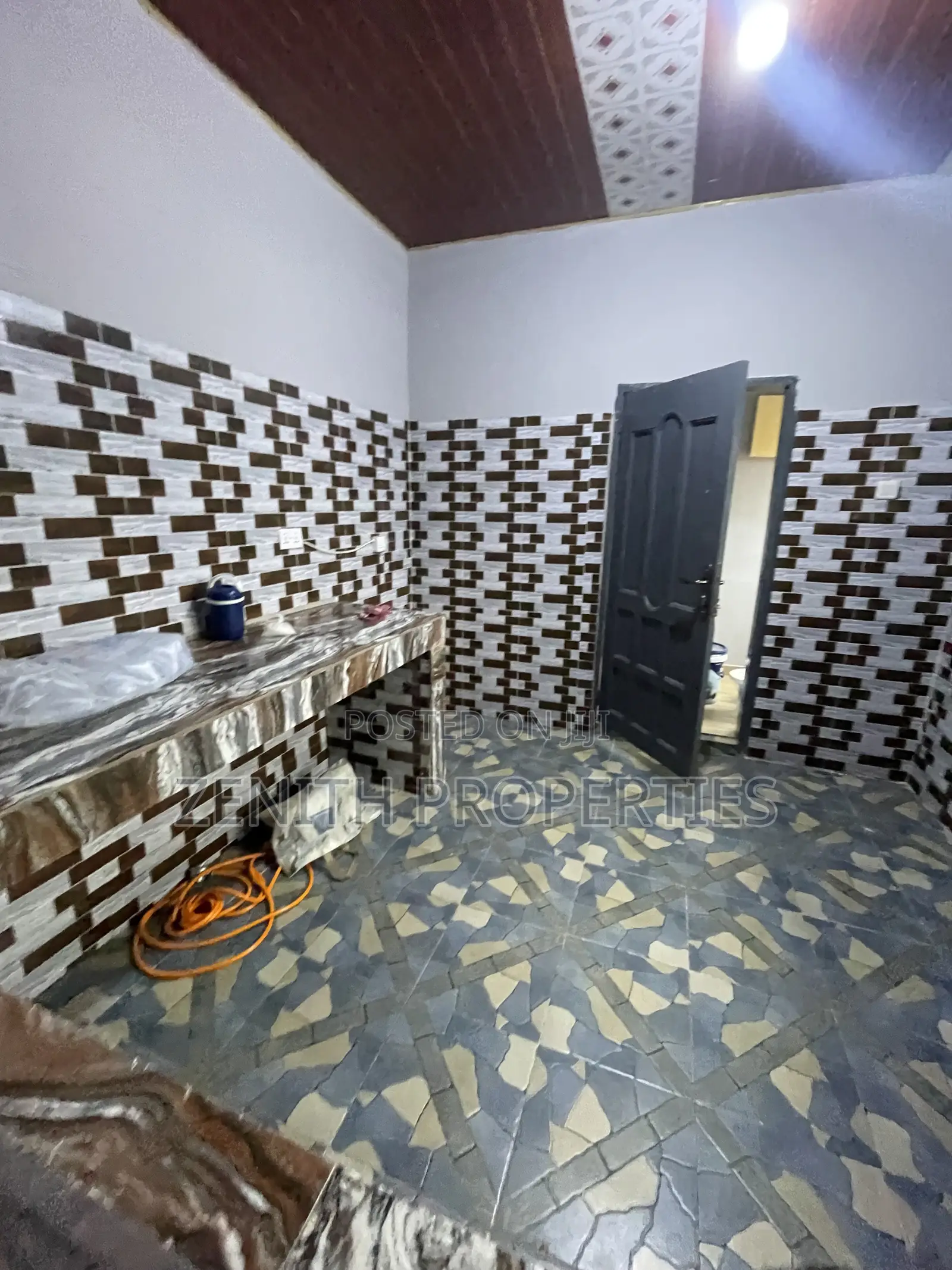Mini Flat in Zenith Realty, Bortiano for rent