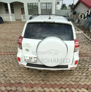 Toyota RAV4 2.5 2012 White