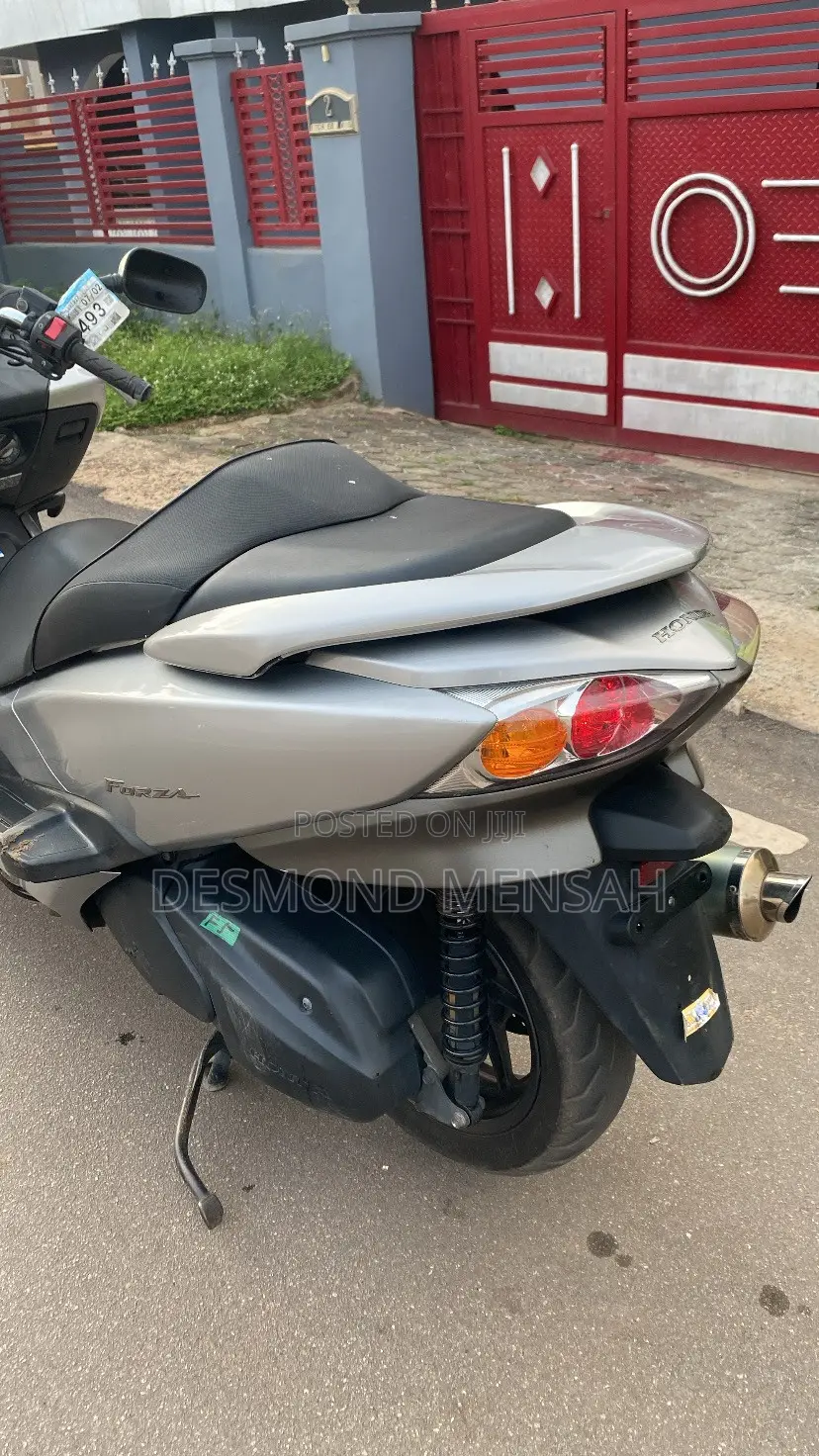 Honda Forza 2010