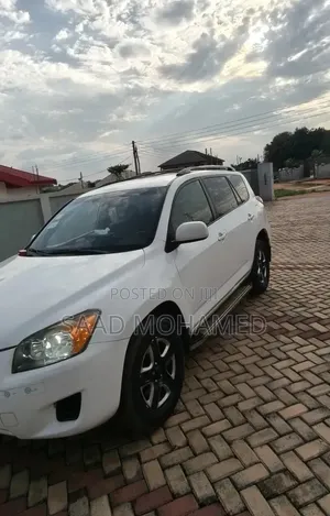 Toyota RAV4 2.5 2012 White