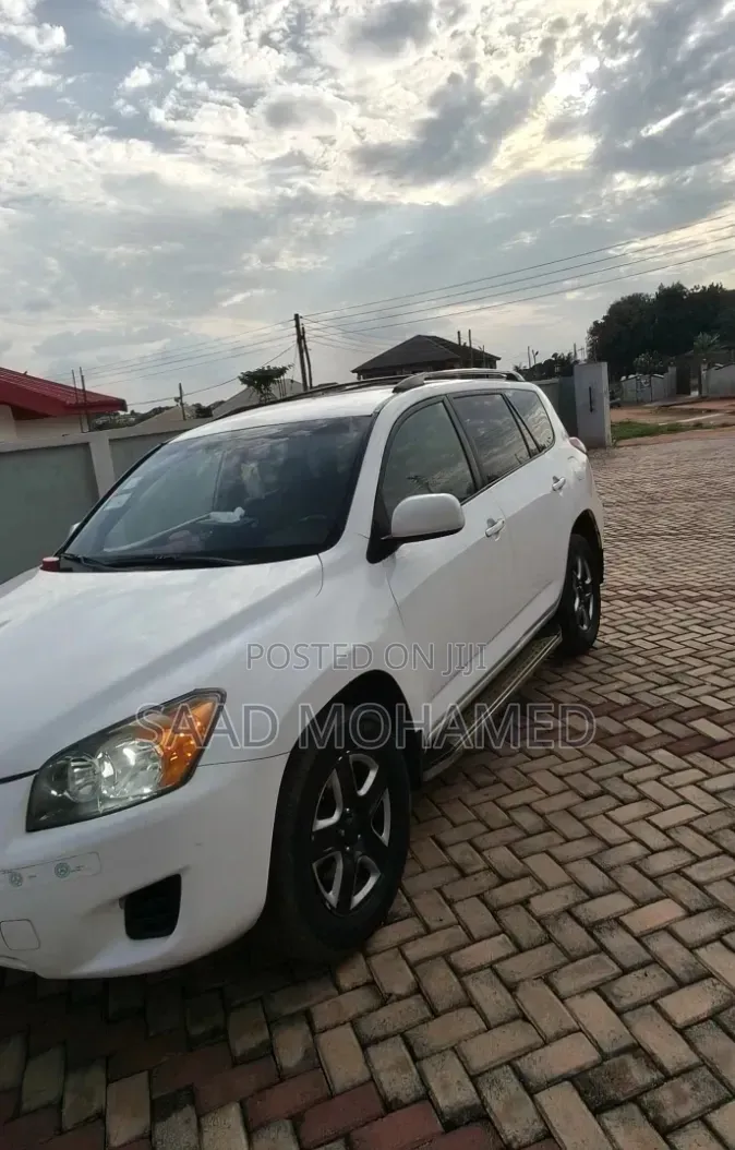 Toyota RAV4 2.5 2012 White