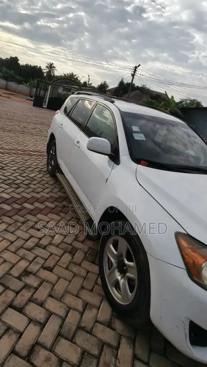 Toyota RAV4 2.5 2012 White