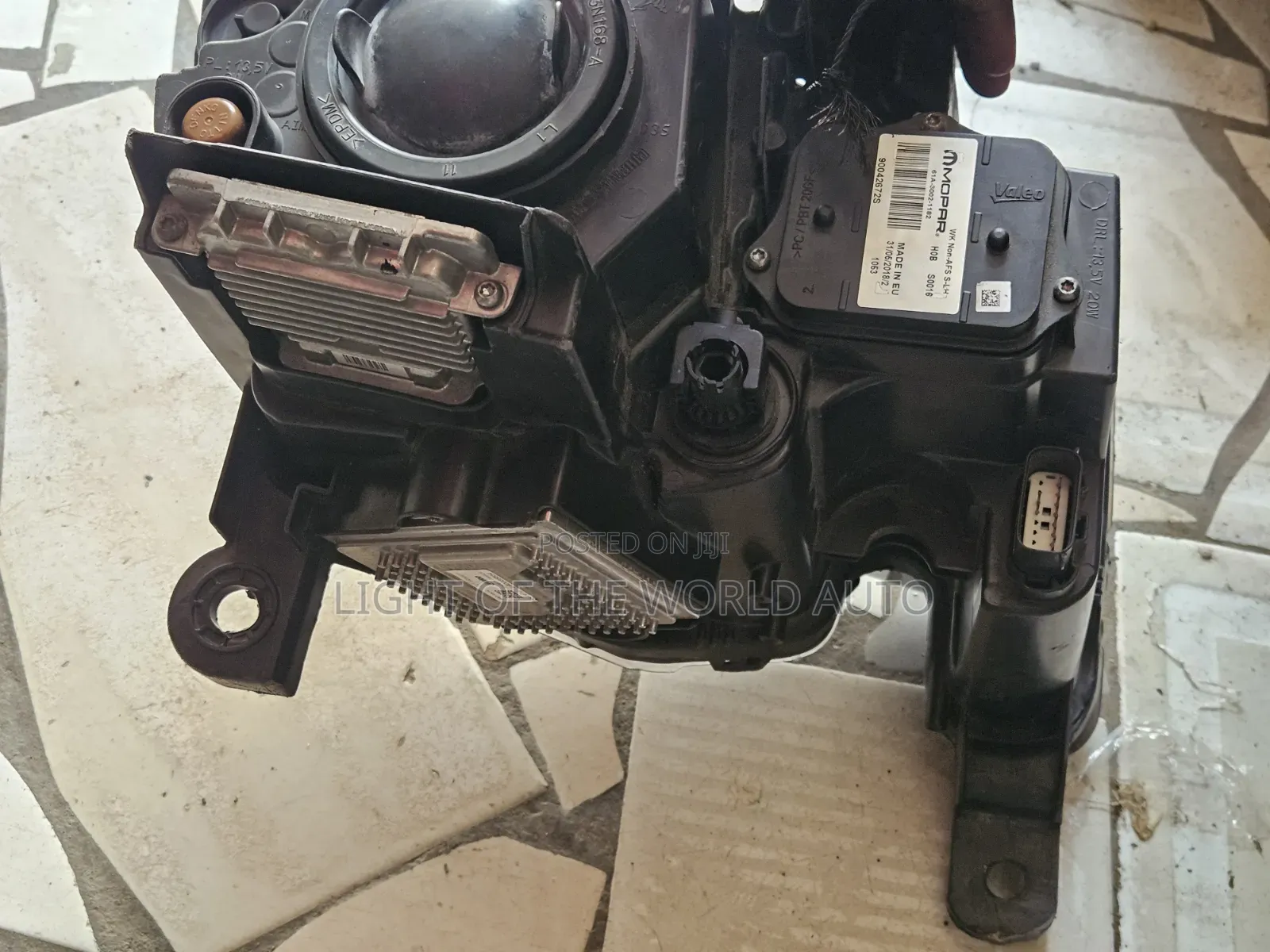 Jeep Grand Cherokee Headlight 2018 Driver Side Charger Type