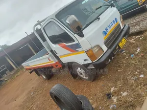 Hyundai Mighty 2