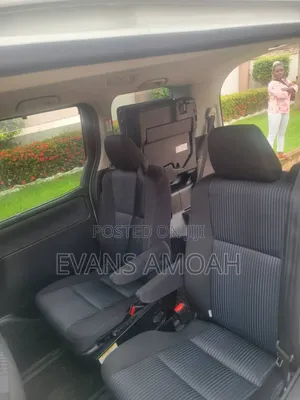 Toyota Voxy ZS Kirameki 2WD 7-Seater 2015 Off white