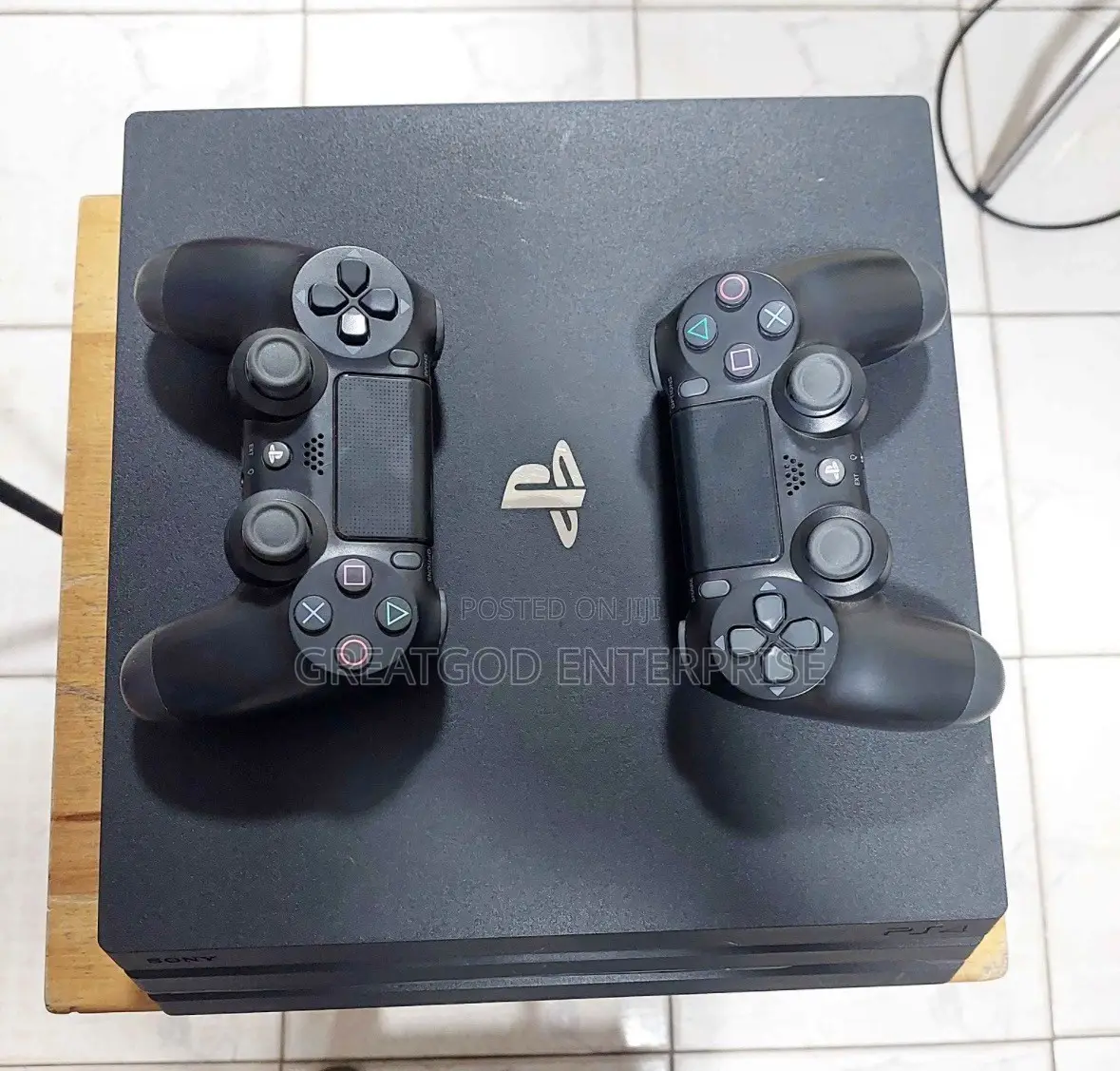 UK Used PS4 Pro 1TB With Two Controllers