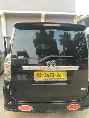 Toyota Voxy 2013 Black